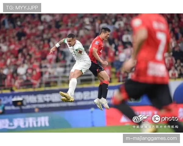 【2026年4月中超联赛·赛中·报道实时：浙江队对阵成都蓉城，比赛第60分钟因球员受伤长时间中断